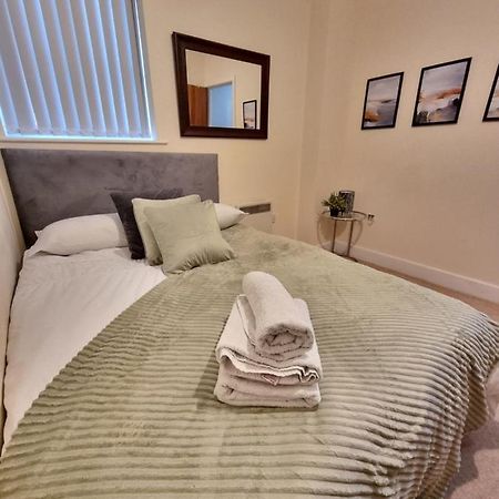 2 Bedroom - City Centre Location - Perfect For Family'S Bradford  Kültér fotó