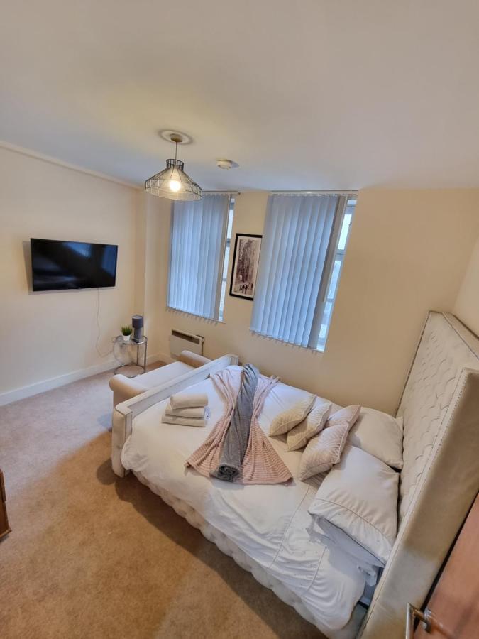 2 Bedroom - City Centre Location - Perfect For Family'S Bradford  Kültér fotó